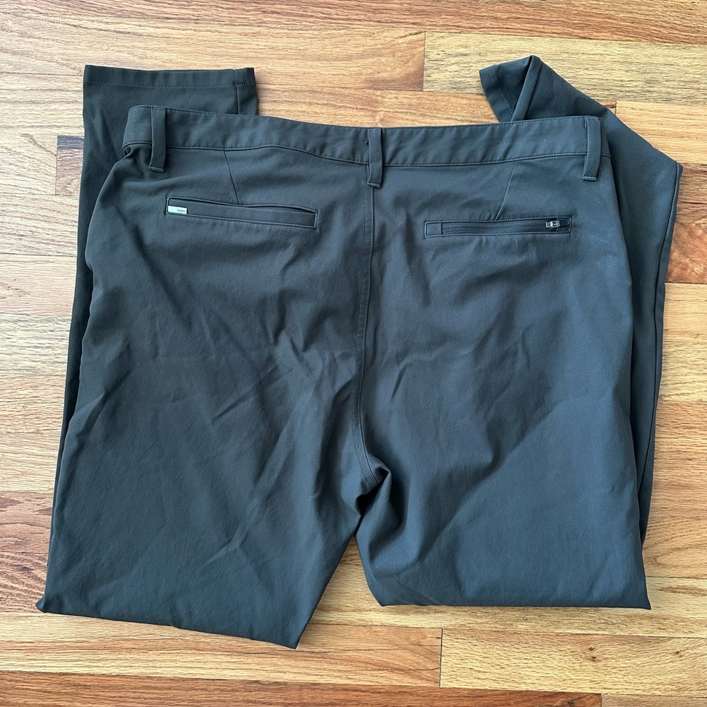 Vuori Cascade Tech Pant V427 - Picture 2 of 5